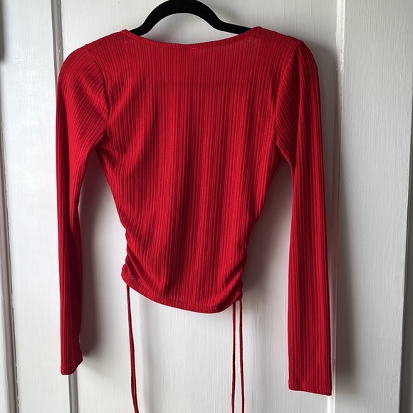 Red Windsor ruched tie v neck top (Size Medium) - Picture 4 of 4